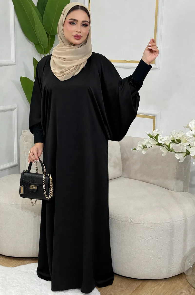 Zina — عباية سوداء